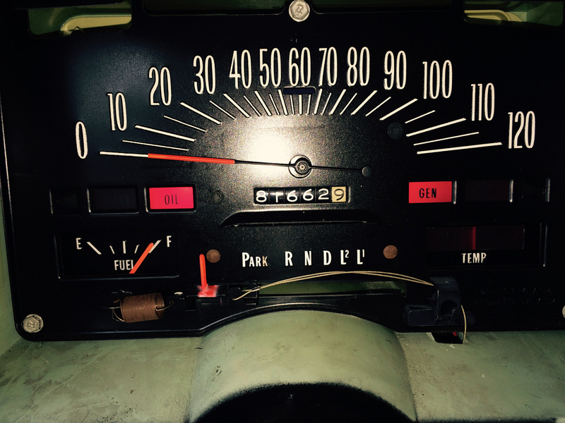 Illustration for article titled Here's what is behind the speedometer in an old car...